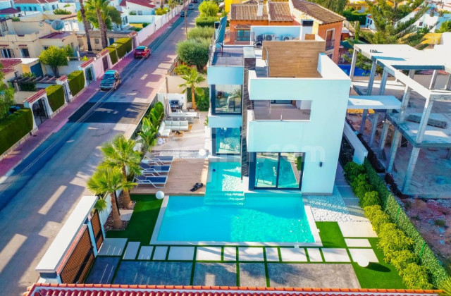 Villa - Nueva construcción  - Torrevieja - Torrevieja