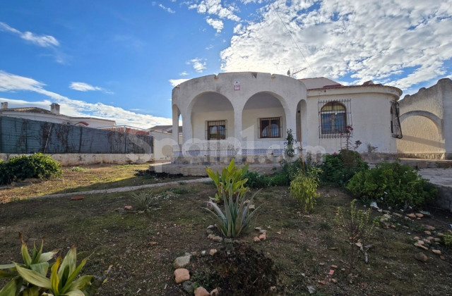 Villa - Resale - El Chaparral -
                El Chaparral