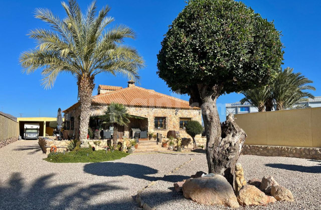 Villa - Resale - Fortuna - CO-21431