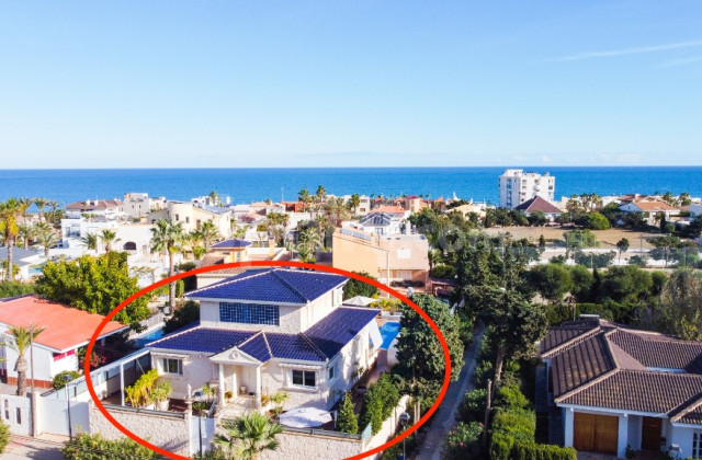 Villa - Resale - La Mata - La Mata