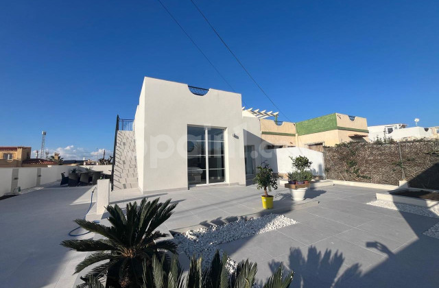 Villa - Resale - La Siesta - La Siesta