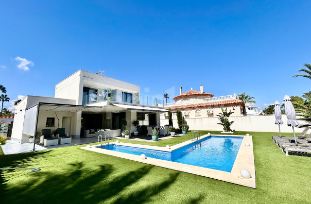Villa - Resale - Los Urrutias - Los Urrutias