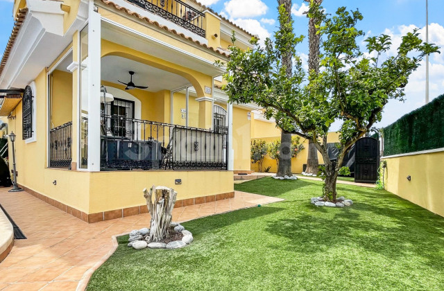 Villa - Resale - Orihuela Costa - Los Dolses