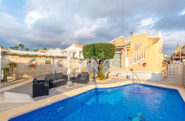 Villa - Resale - Orihuela Costa - Playa Flamenca