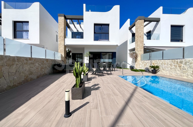 Villa - Resale - Punta Prima - Punta Prima