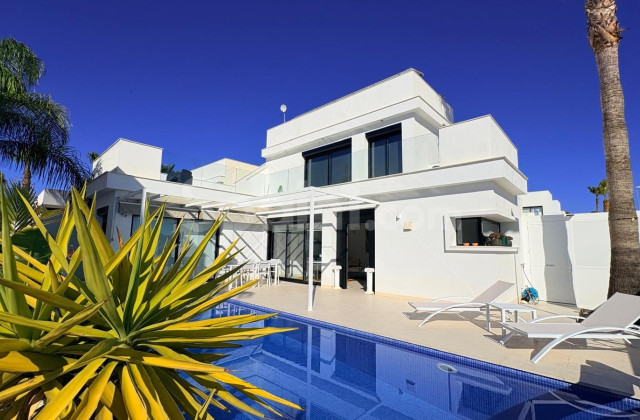 Villa - Resale - Rojales -
                Cuidad Quesada