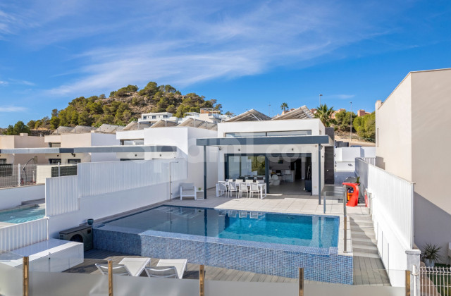 Villa - Resale - SAN MIGUEL DE SALINAS - Ciudad de las comunicaciones