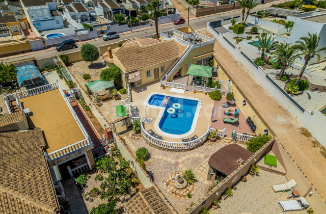 Villa - Resale - TORREVIEJA - La Siesta