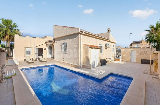 Villa - Resale - Torrevieja - Torrevieja
