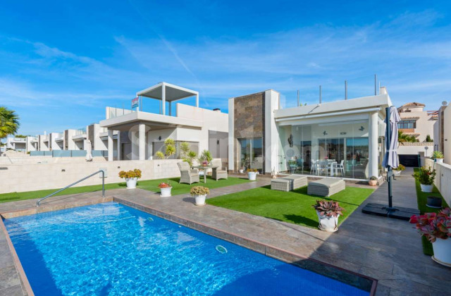 Villa - Resale - Villamartín - CBW-80018