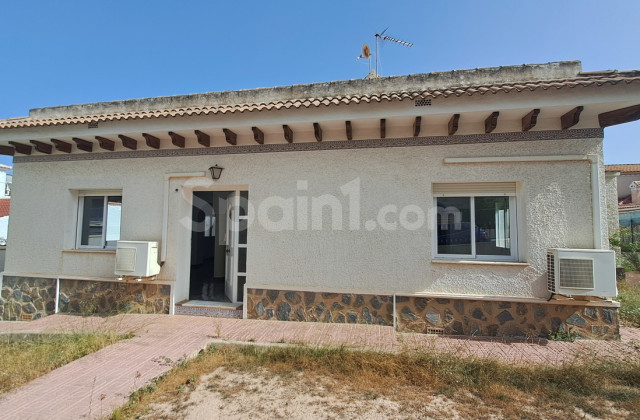 Villa - Resale - Villamartín - Villamartin
