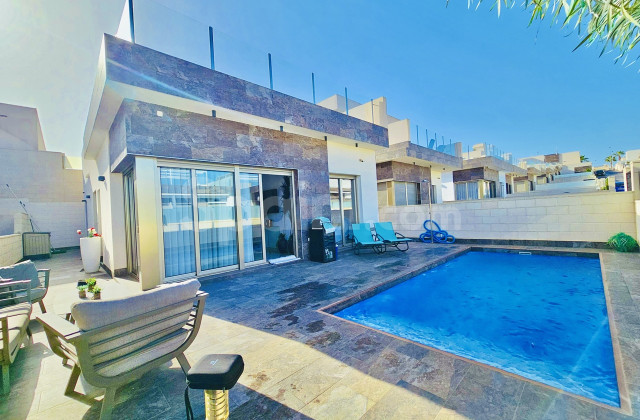 Villa - Resale - Villamartín - Villamartin