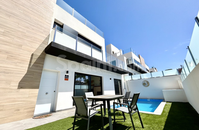 Villa - Resale - Villamartín - Villamartin