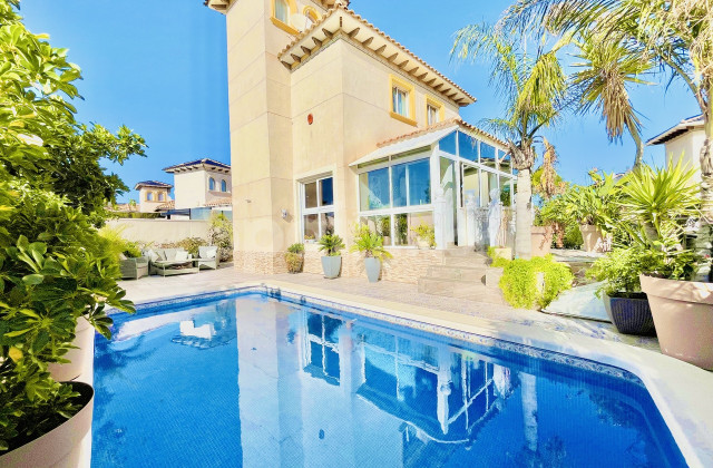 Villa - Segunda mano - La Zenia - La Zenia