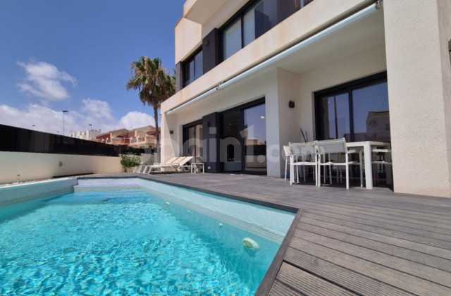 Villa - Segunda mano - Torrevieja - Costa Blanca Sur