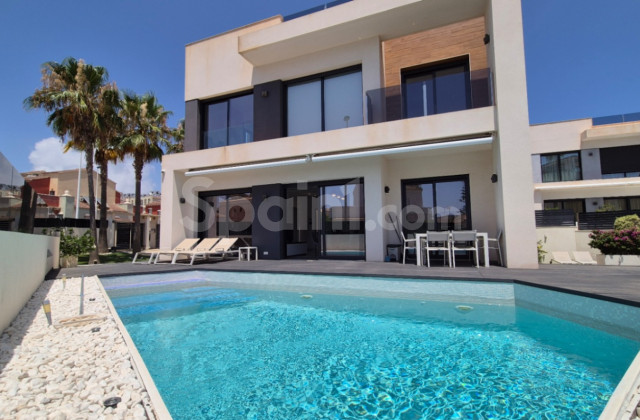 Villa - Segunda mano - Torrevieja - Costa Blanca Sur