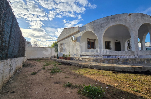 Villa - Segunda mano - TORREVIEJA - El Chaparal