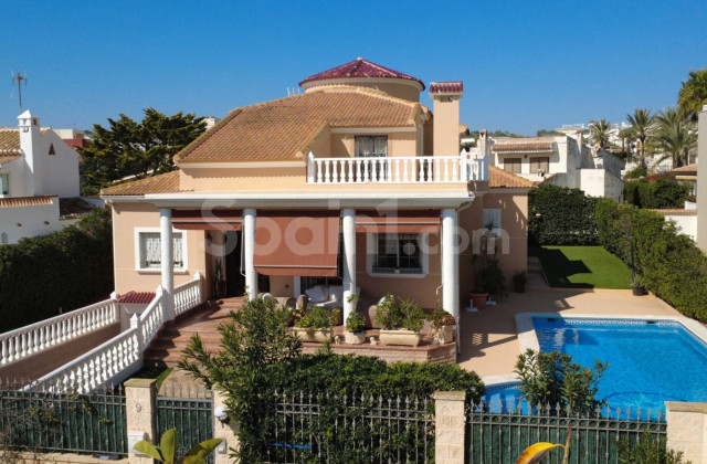 Villa - Segunda mano - Torrevieja - Torrelamata - La Mata