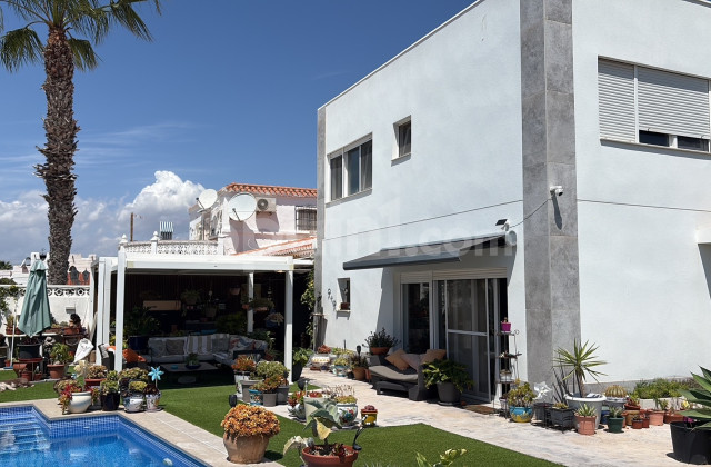 Villa - Segunda mano - TORREVIEJA - Torreta - Florida