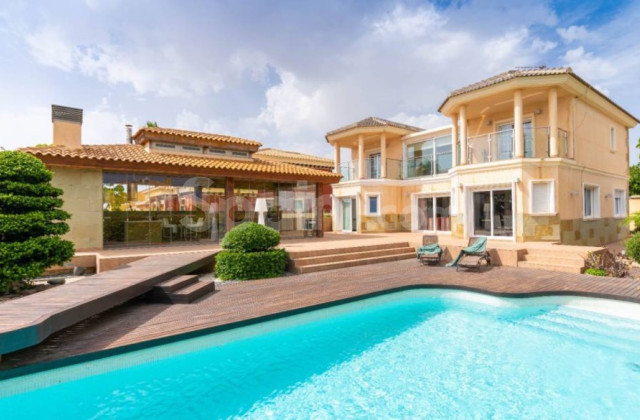 Villa - Segunda mano - Torrevieja - Torrevieja